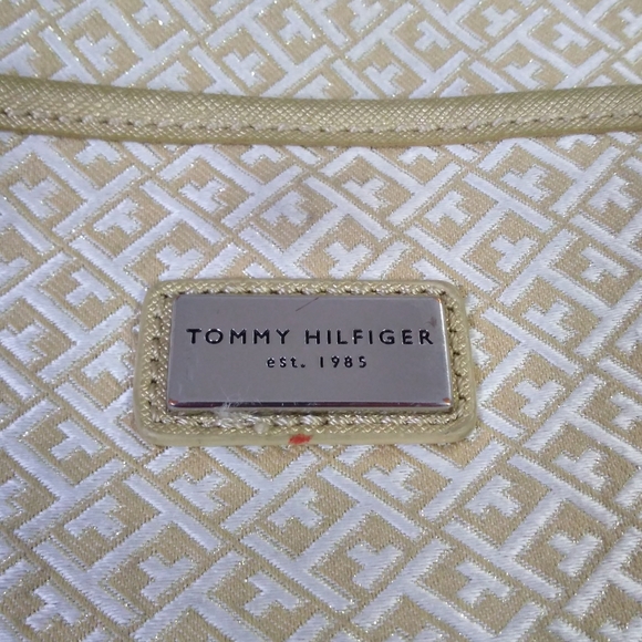 tommy hilfiger purse - Picture 2 of 6